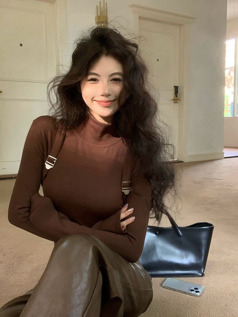 NA+ 酷颯美模揹帶設計感高領長袖上衣 白/咖
