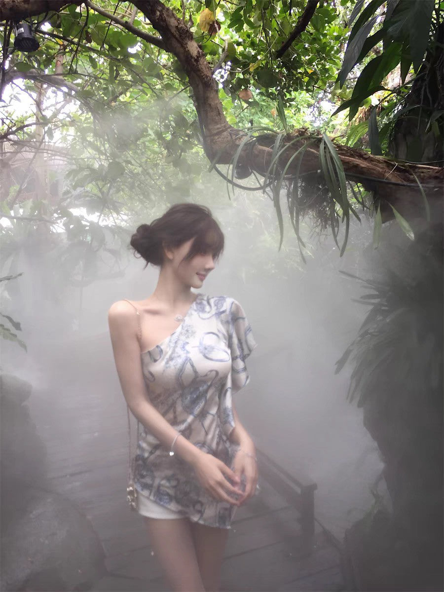 NA+ 古董千金矜貴印花斜領連身裙