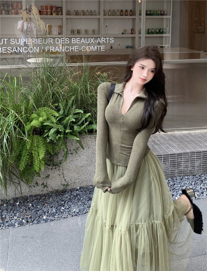 Na+ 禪意綿綿羊駝絨緊身小V領上衣 網紗半身裙