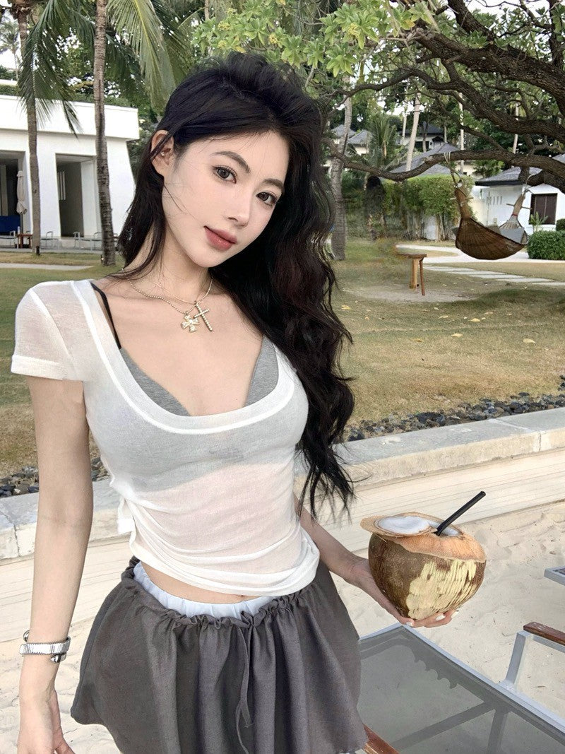 Na+ 清純小白花 歐美大U領透視感疊感外穿上衣