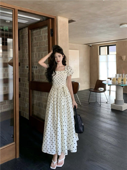 Na+ 點點夏日 法式波點方領收腰連身裙