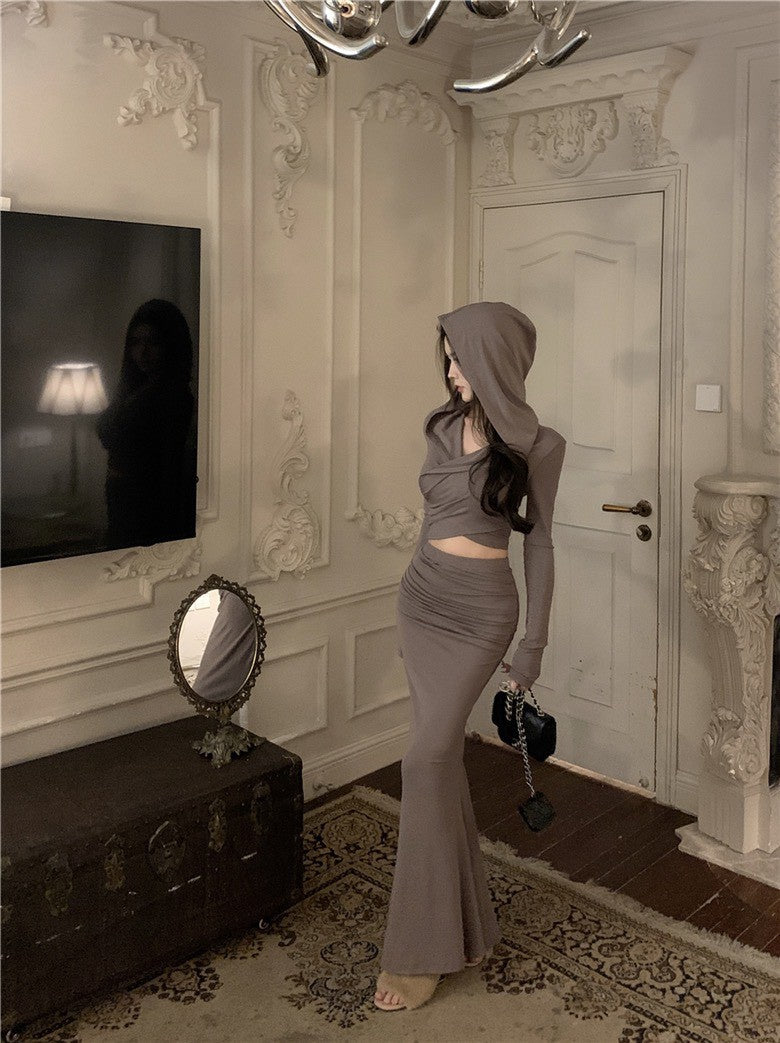 NA+ 「窈窕」復古回歸連帽交錯上衣/魚尾半身裙 沙丘色