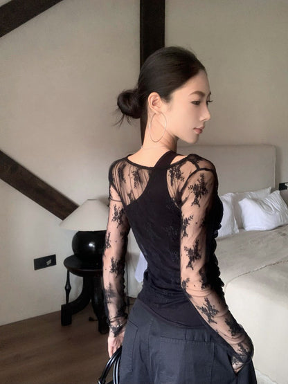 NA+ 造型偷心蕾絲假兩件式疊穿上衣 黑