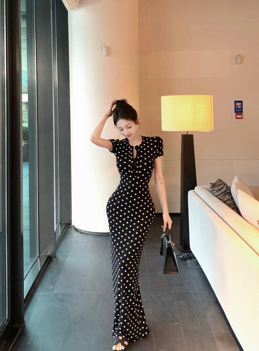 Na+ 法式輕奢 復古波點修身連身洋裝