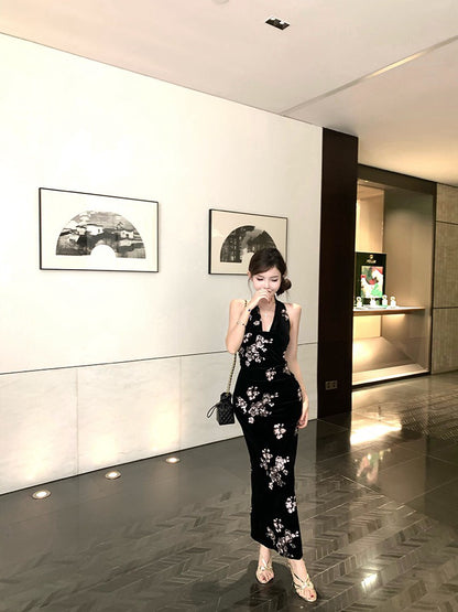 NA+ 晚意天香V領修身絲絨印花連身裙