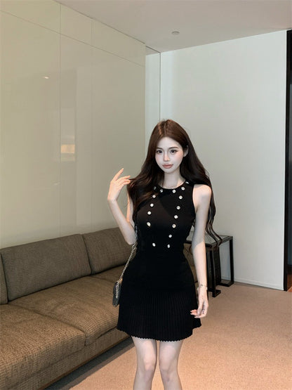 NA+ 古早氣質圓領釘珠針織背心/半身裙 白/黑