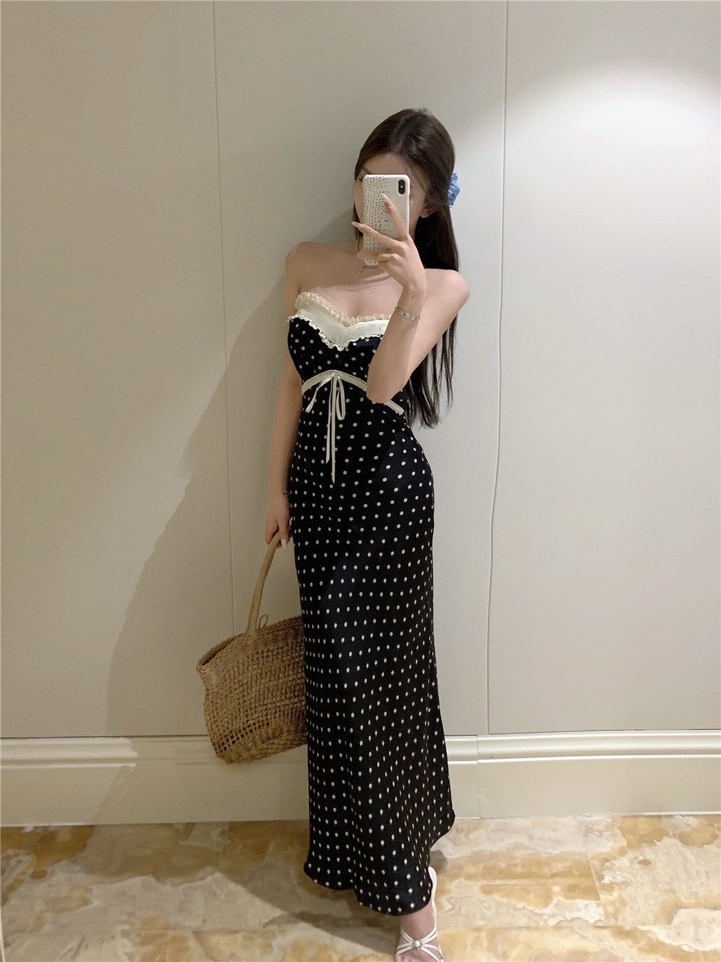 Na+ 溫柔甜心 波點撞色蝴蝶結抹胸連身裙