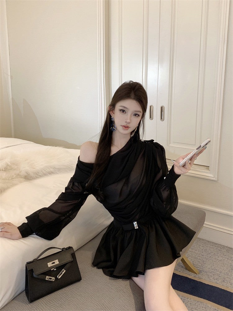 NA+ 法式白月光斜肩半透雪紡褶皺上衣花苞套裝 黑