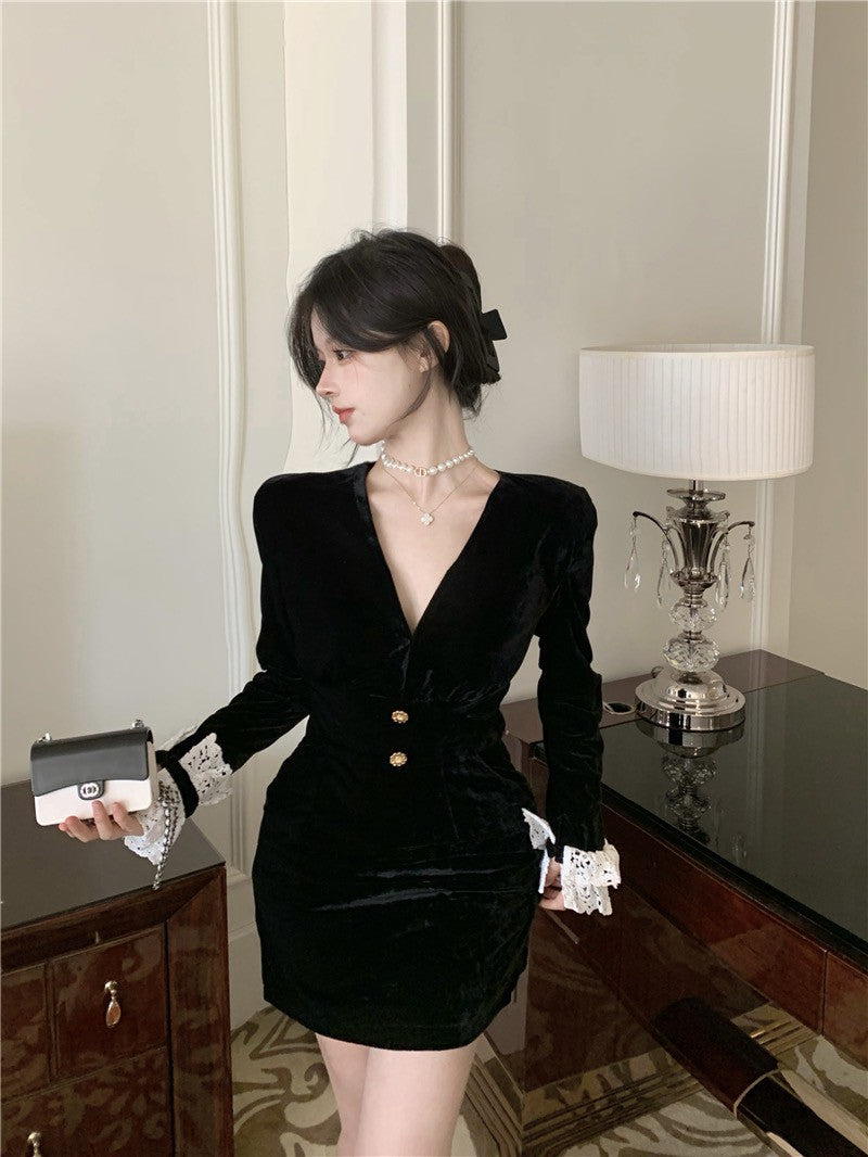 Na+ 復古蕾絲V領收腰絲鬆派對裙