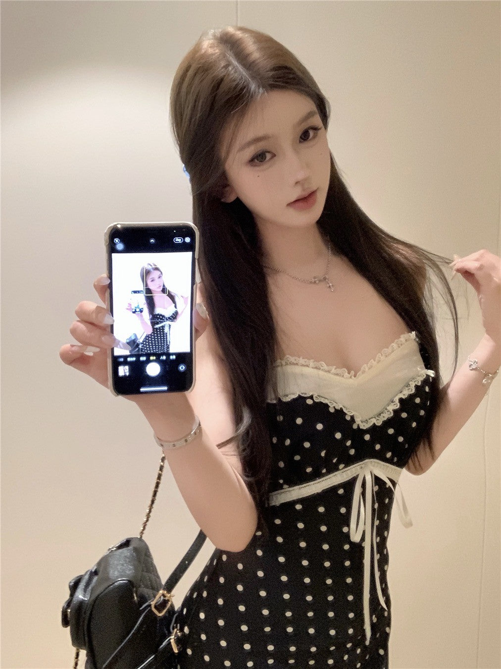 Na+ 溫柔甜心 波點撞色蝴蝶結抹胸連身裙