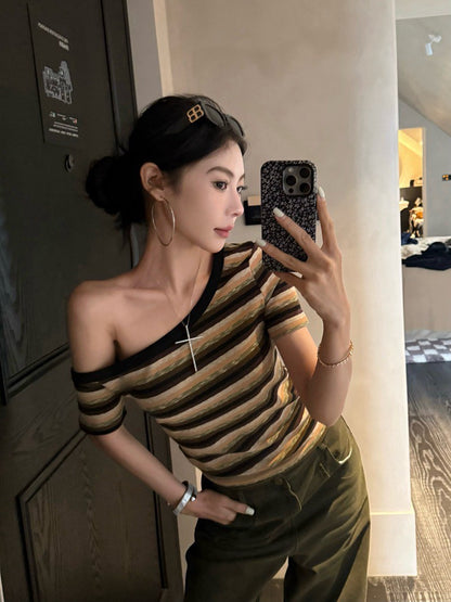 Na+ 原宿辣妹 斜肩復古漸變咖色橫紋上衣