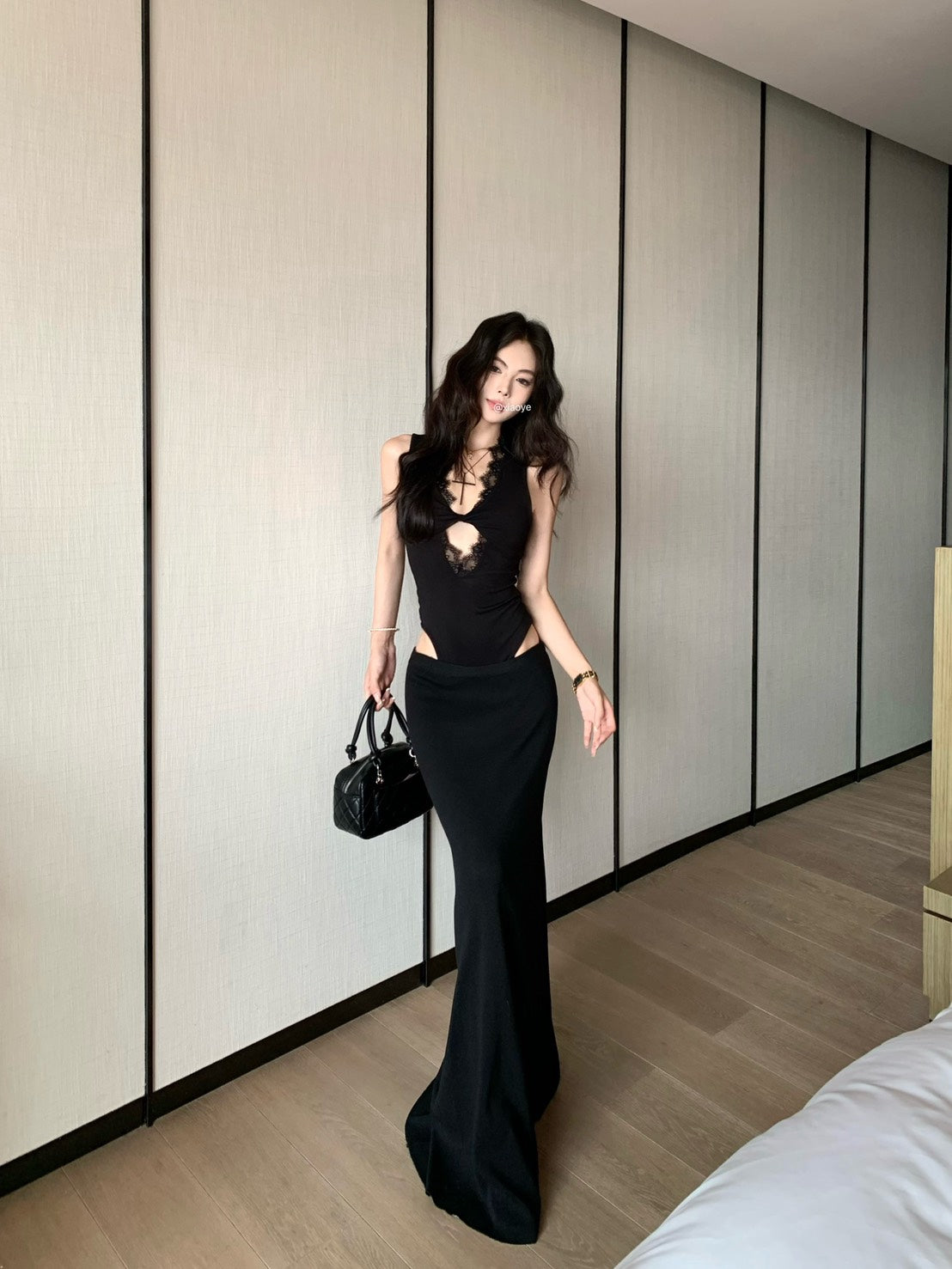 NA+ 人間極品性感縷空蕾絲拼接連體衣 黑