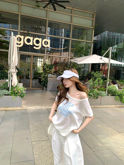 NA+ 百搭休閒斜肩透視字母上衣