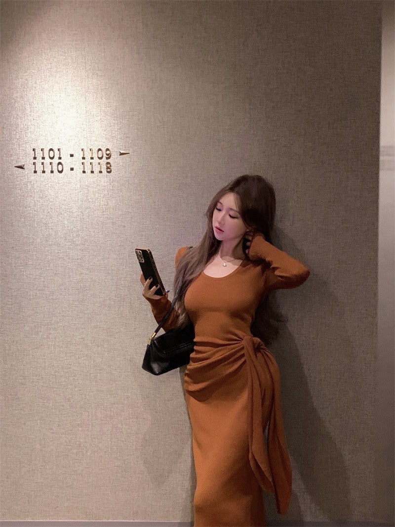 ''Na+''夕陽下溫柔 柔美U領側擺繫帶上衣 半身長裙 焦糖色