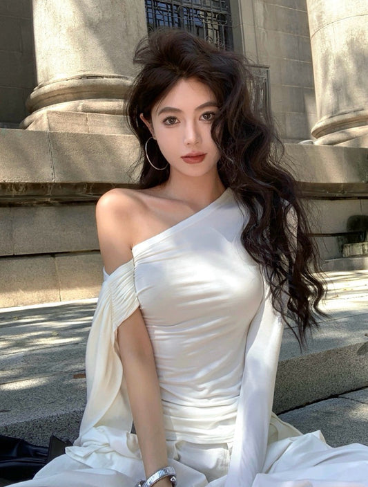 ''Na+''御姐氣質 斜領飄帶顯瘦長袖上衣 黑/白