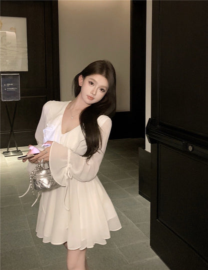 ''Na+''月光女神2.0 氣質荷葉領收腰小白裙