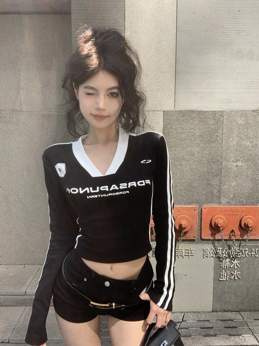 ''Na+''美式嬌娃 Bella風顯瘦V領撞色字母上衣 黑