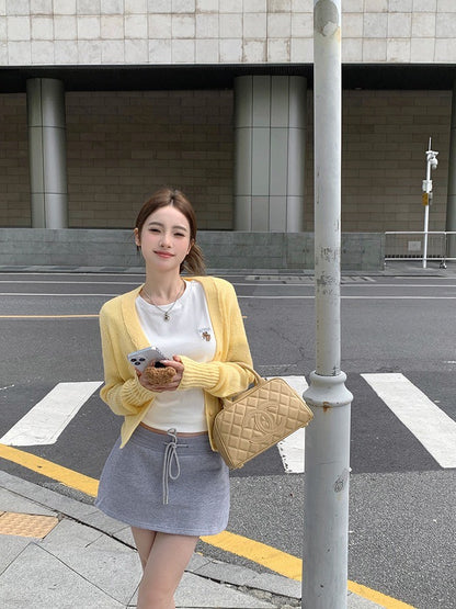 ''Na+''露思私服 休閒簡約奶黃針織外套 小可愛刺繡白色上衣