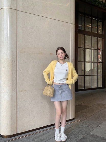 ''Na+''露思私服 休閒簡約奶黃針織外套 小可愛刺繡白色上衣