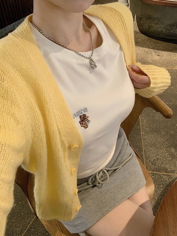 ''Na+''露思私服 休閒簡約奶黃針織外套 小可愛刺繡白色上衣