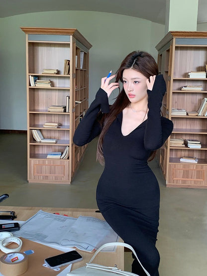 ''Na+''法式大V顯瘦百搭連身長裙 黑