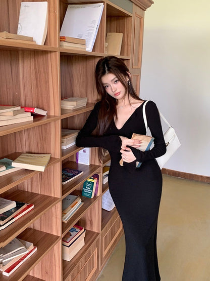 ''Na+''法式大V顯瘦百搭連身長裙 黑