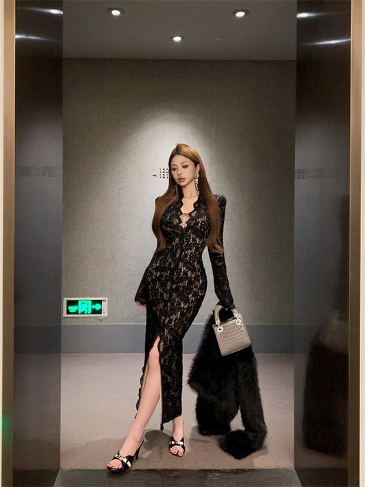 ''Na+''氣質繆思 女神蕾絲緹花修身V領設計感連身裙 黑/白