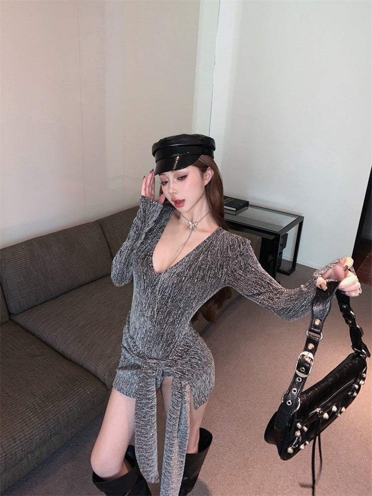 ''Na+''焦點目光 辣妹細閃紗編織V領飄帶連身裙 銀/黑