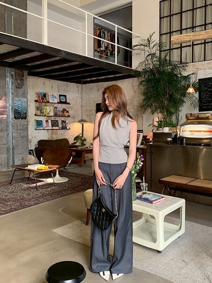 NA+ 溫柔開掛 簡約側收腰V領背心 灰綠