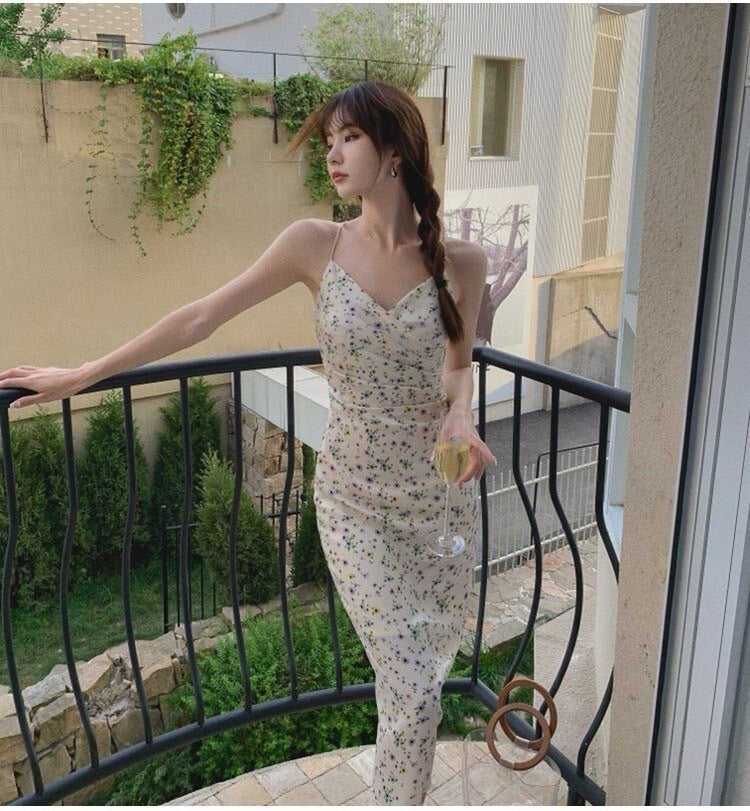 NA+ 碎花白蘭地 甜美春漾開叉洋裝 杏