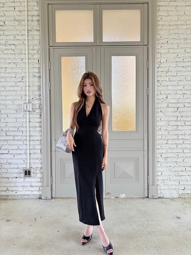 NA+ 氣質名媛 基礎V領掛脖修身連身裙 黑