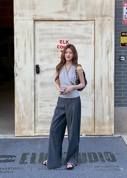 NA+ 溫柔開掛 簡約側收腰V領背心 灰綠