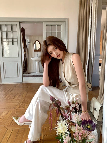 NA+ 溫柔開掛 簡約側收腰V領背心 杏