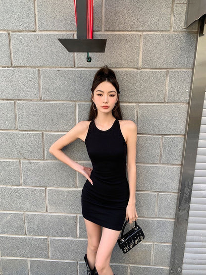 NA+ 簡約辣妹大挖背連身包臀裙 黑