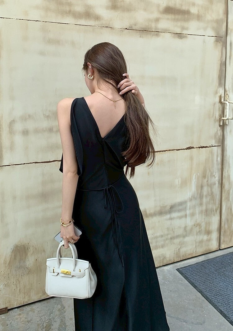 NA+ 辦公通勤outfit 簡約質感緞面垂領連身裙 黑