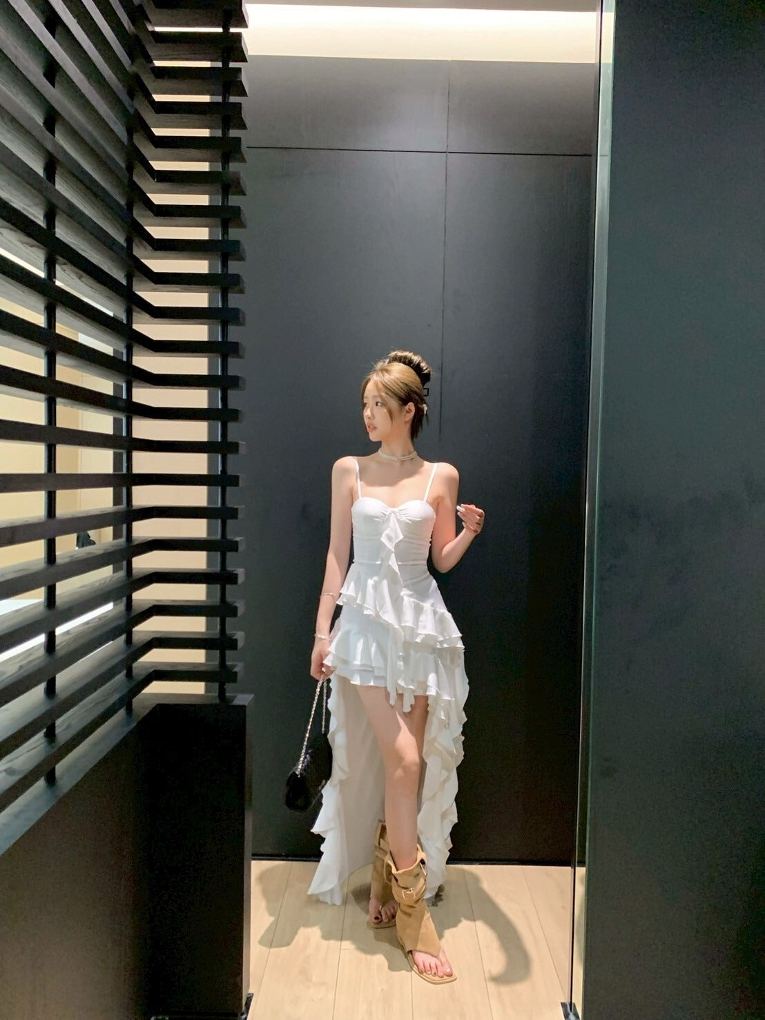 NA+ 靈動光影 不規則荷葉下襬連身裙 白