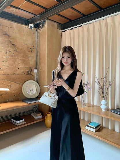 NA+ 辦公通勤outfit 簡約質感緞面垂領連身裙 黑