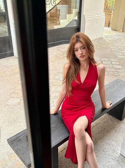 NA+ 氣質名媛 基礎V領掛脖修身連身裙 紅