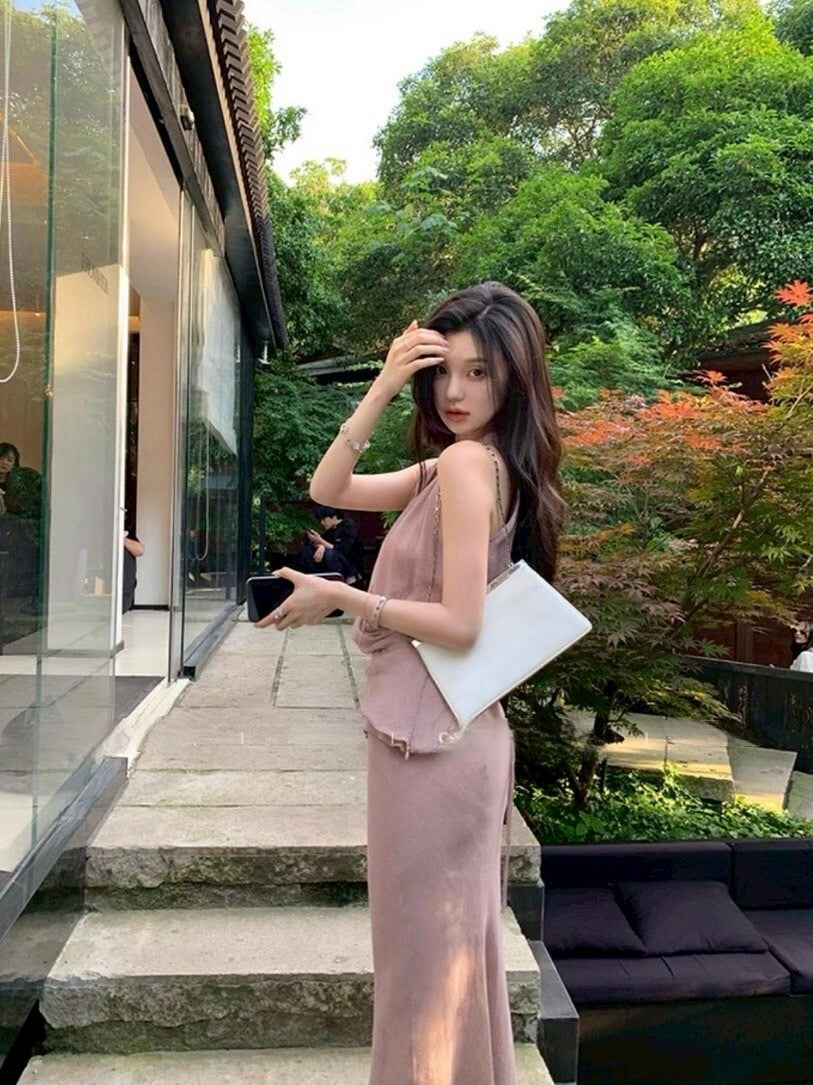 NA+ 淡若輕煙 氣質V領背心/魚尾修身半身裙 粉色