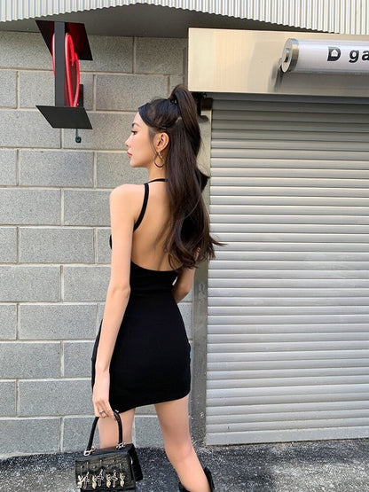 NA+ 簡約辣妹大挖背連身包臀裙 黑