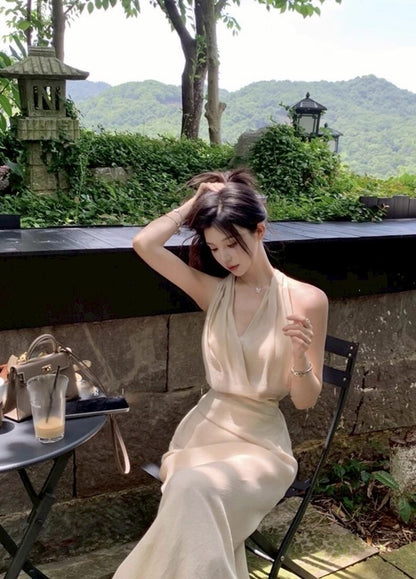 NA+ 淡若輕煙 氣質V領背心/魚尾修身半身裙 杏色