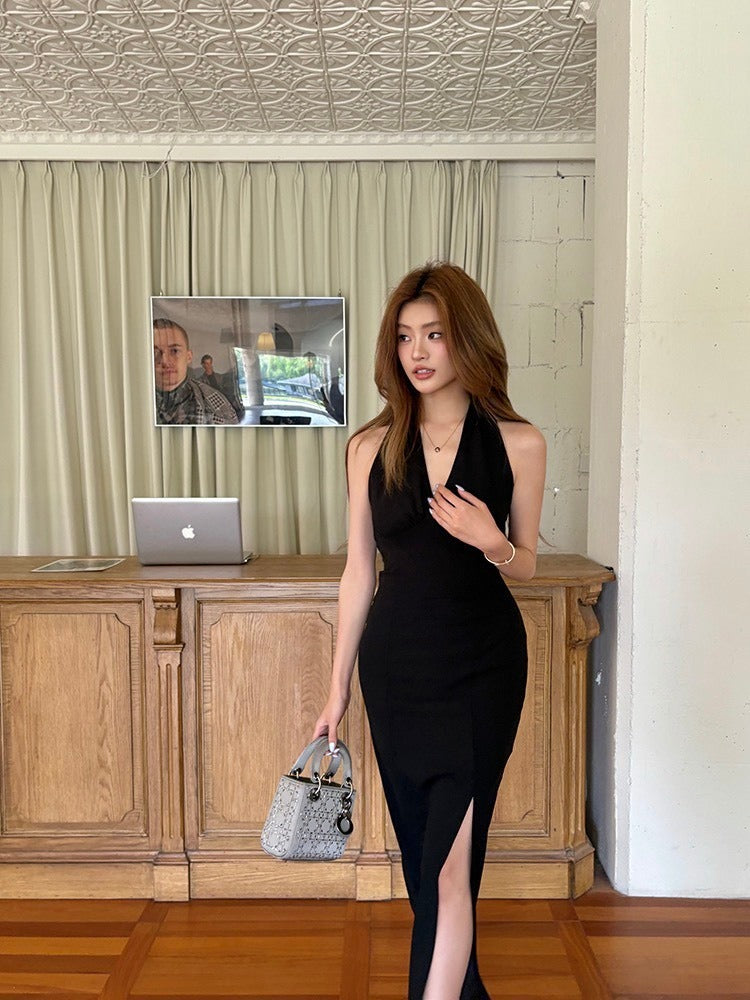 NA+ 氣質名媛 基礎V領掛脖修身連身裙 黑