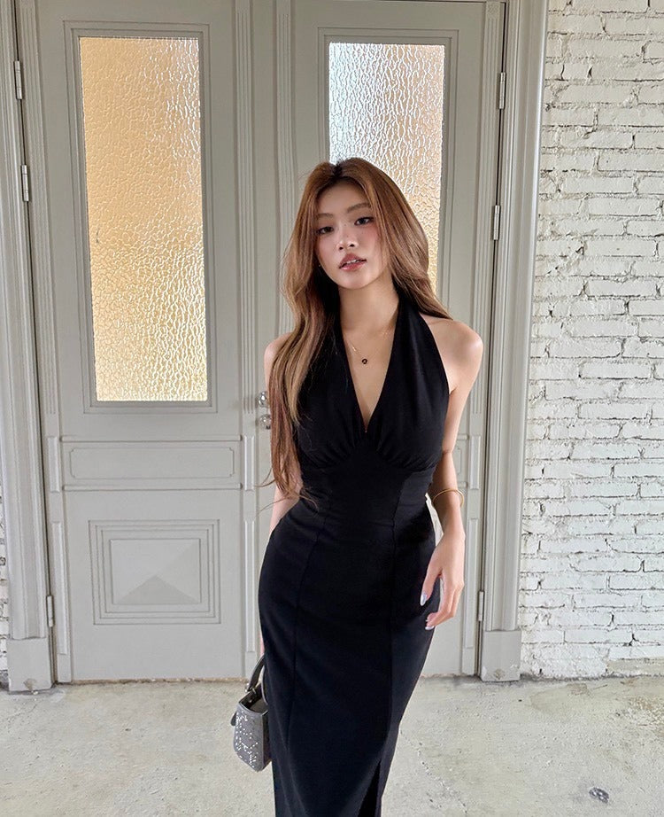 NA+ 氣質名媛 基礎V領掛脖修身連身裙 黑